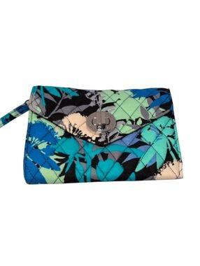 Vera Bradley Your Turn Lock Smartphone Wristlet Camofloral
